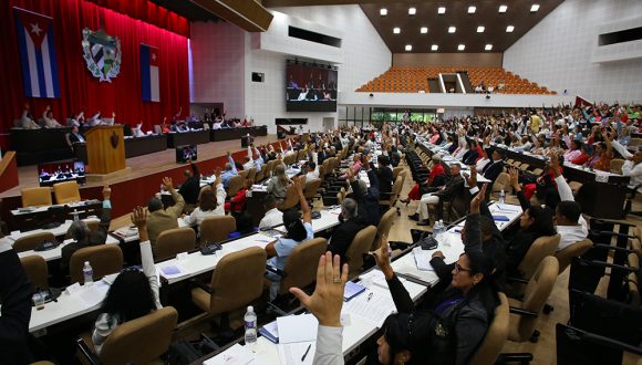 Parlamento cubano aprueba Ley de Comunicación Social Parlamento cubano aprueba Ley de Comunicación Social