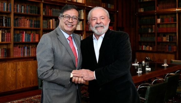 Lula y Petro acuerdan fortalecer enfrentamiento a crímenes ambientales en la Amazonía Lula y Petro acuerdan fortalecer enfrentamiento a crímenes ambientales en la Amazonía