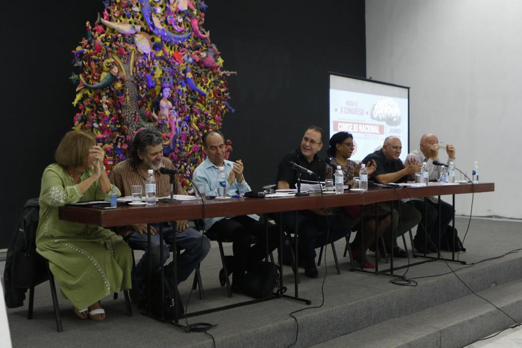 Rogelio Polanco: “hoy nos sostienen la cultura y la cubanía” Rogelio Polanco: “hoy nos sostienen la cultura y la cubanía”