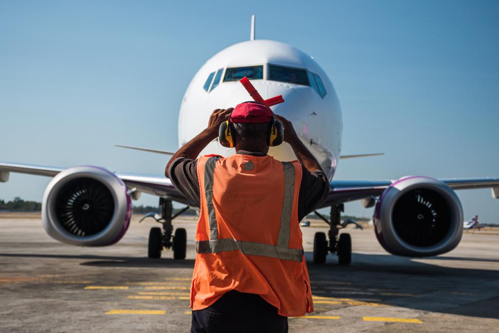 Aviación cubana busca mejorar transportación de pasajeros Aviación cubana busca mejorar transportación de pasajeros