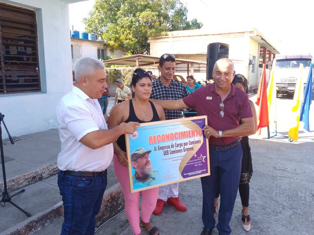 Transportistas granmenses festejan su día