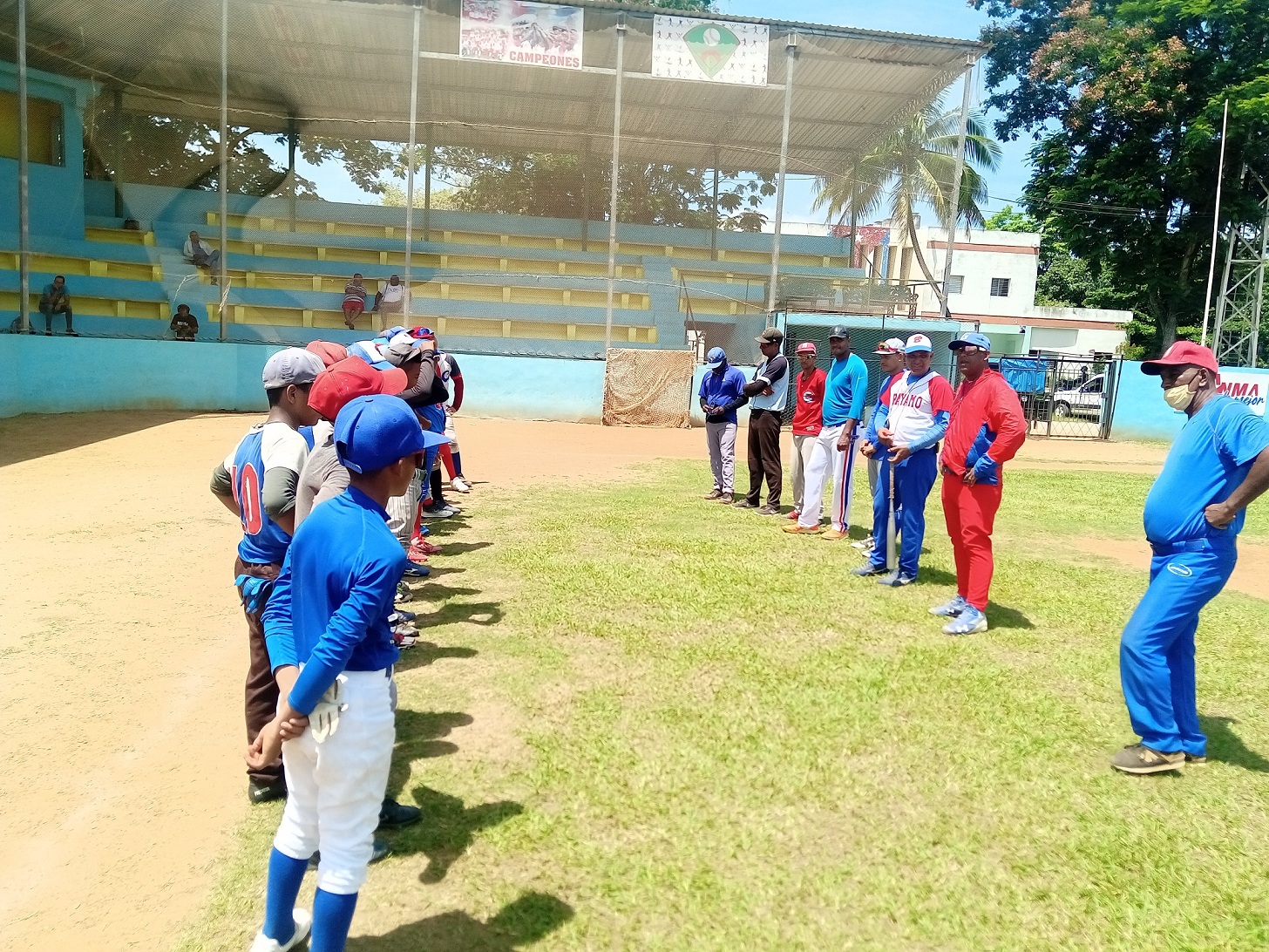 Prestigiosos técnicos entrenan equipo cubano de las Pequeñas Ligas Prestigiosos técnicos entrenan equipo cubano de las Pequeñas Ligas
