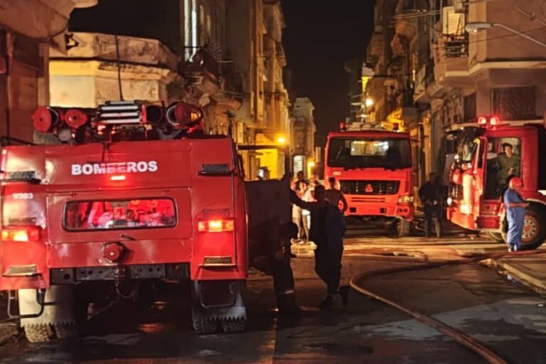 Fallecen siete personas por incendio en la capital de Cuba