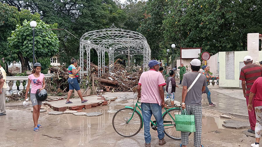 Se mantienen las lluvias fuertes e intensas (Aviso Especial No. 3) Se mantienen las lluvias fuertes e intensas (Aviso Especial No. 3)