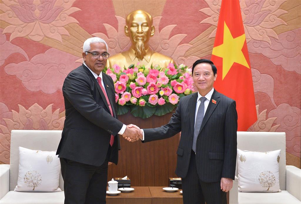 Ministro cubano Justicia alaba salto tecnológico de Vietnam en sector Ministro cubano Justicia alaba salto tecnológico de Vietnam en sector
