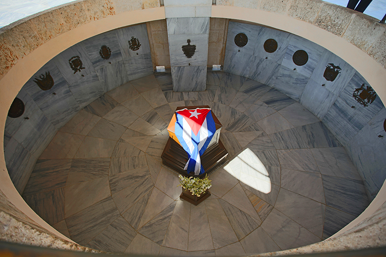 Mausoleo a José Martí, símbolo de pensamiento, vida y obra Mausoleo a José Martí, símbolo de pensamiento, vida y obra