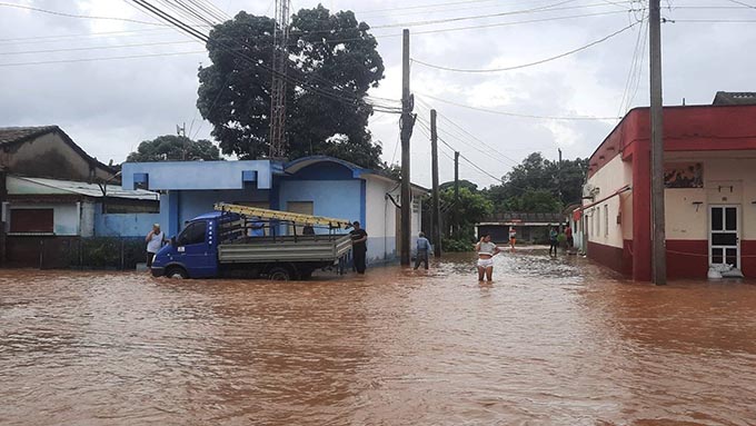 Evalúan afectaciones por lluvias muy intensas en Granma