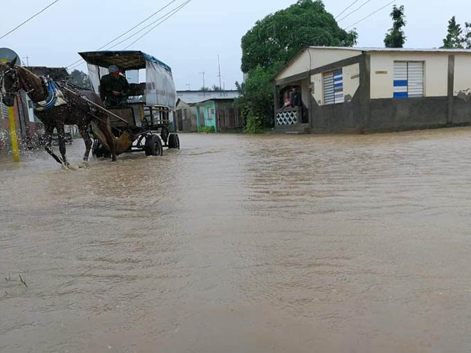 Evalúan condiciones para el enfrentamiento ante lluvias en Granma Evalúan condiciones para el enfrentamiento ante lluvias en Granma