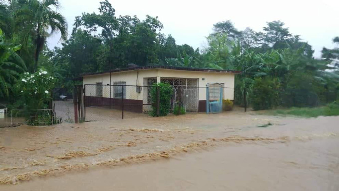 Más de 200 viviendas afectadas por  evento hidrometeorológico en Granma