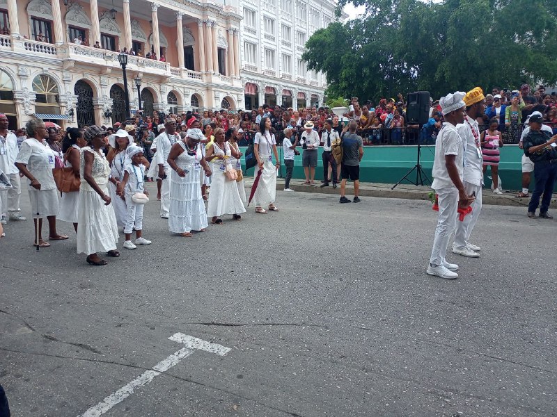 En Santiago de Cuba colorido Desfile de la Serpiente (+Fotos)