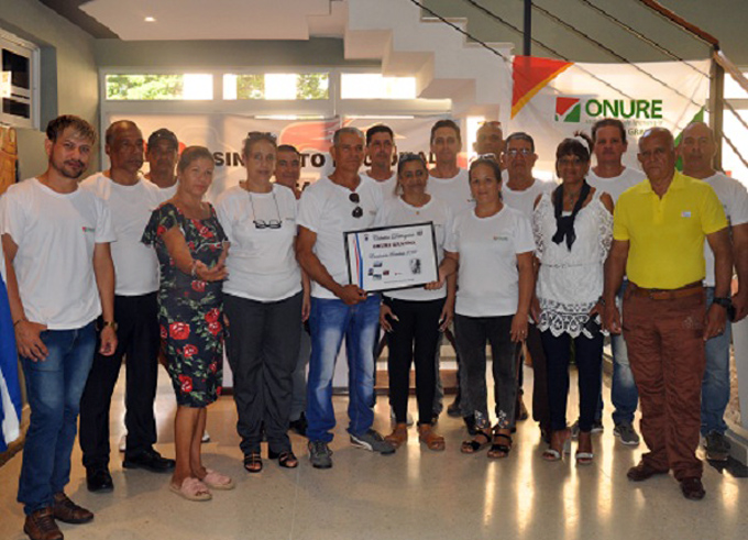 Recibe Oficina del Uso Racional de la Energía de Granma, condición Distinguido Nacional Recibe Oficina del Uso Racional de la Energía de Granma, condición Distinguido Nacional