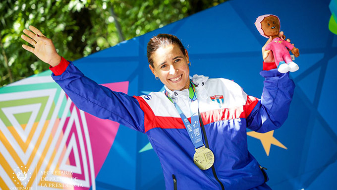Arlenis impone su ley en San Salvador 2023 Arlenis impone su ley en San Salvador 2023
