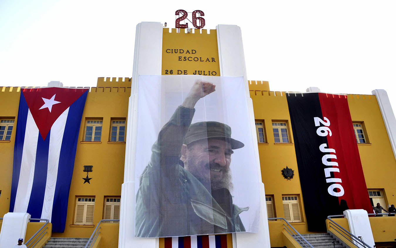 Felicita Díaz-Canel a Santiago de Cuba por sede de celebración patria Felicita Díaz-Canel a Santiago de Cuba por sede de celebración patria