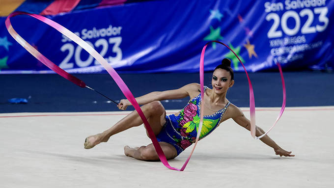 Cinta de bronce para Gretel en su despedida de San Salvador 2023 Cinta de bronce para Gretel en su despedida de San Salvador 2023