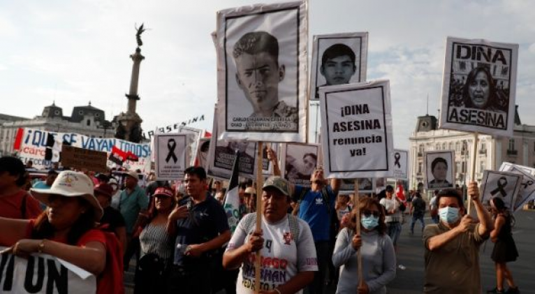 Perú: Acuerdan diez días de protesta para exigir renuncia presidencial Perú: Acuerdan diez días de protesta para exigir renuncia presidencial