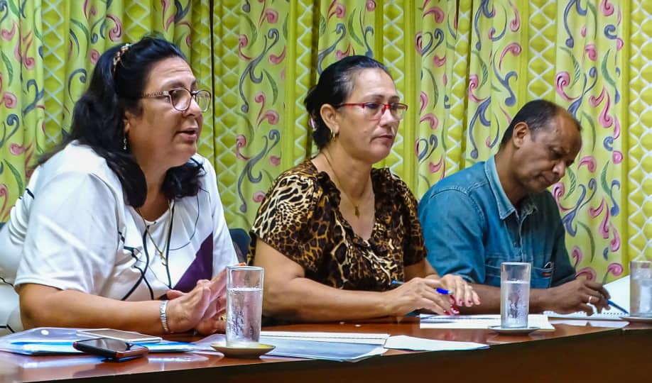 Examina Viceministra condiciones para inicio del curso escolar Examina Viceministra condiciones para inicio del curso escolar