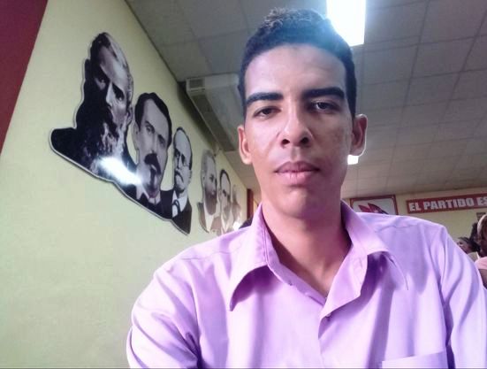 Falleció el joven periodista Frank Geomay González Suárez Falleció el joven periodista Frank Geomay González Suárez