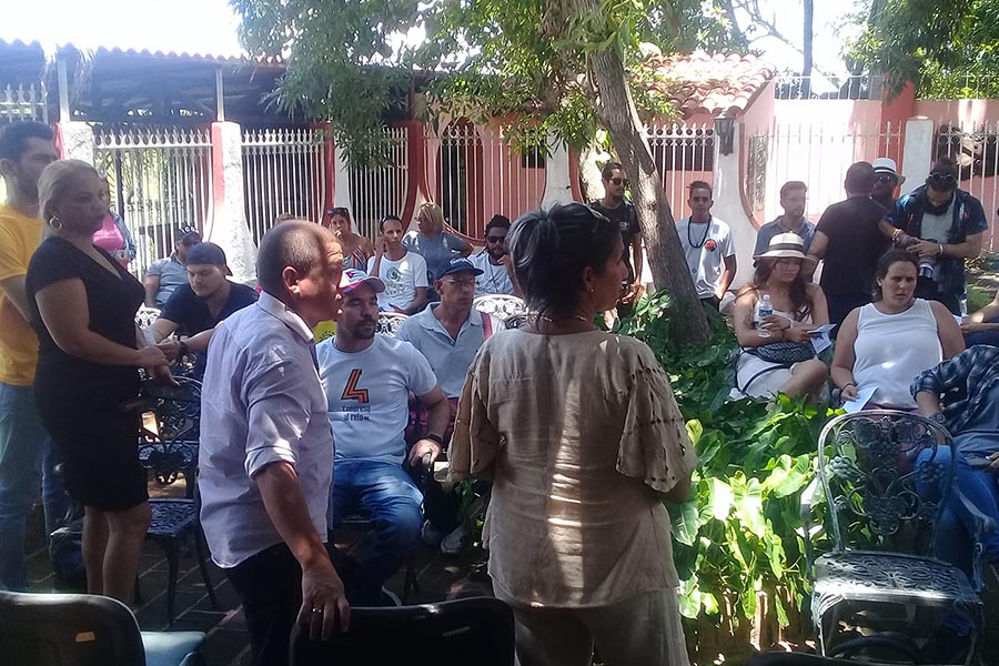 Homenaje de jóvenes artistas a Martí, Fidel y los Hermanos Saíz