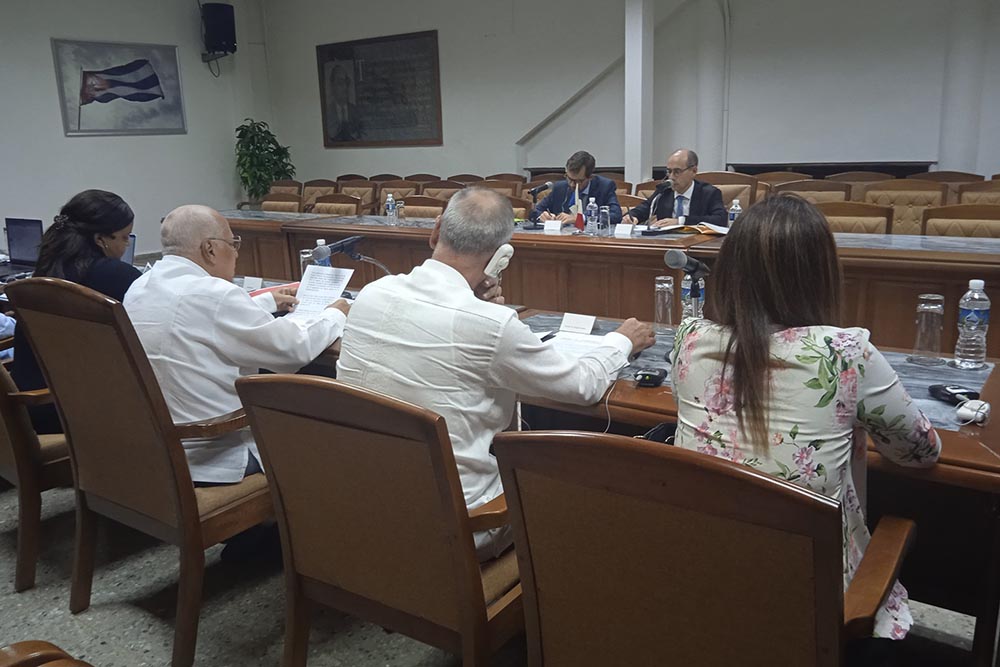 Sesiona en La Habana encuentro con representantes del Club de París Sesiona en La Habana encuentro con representantes del Club de París
