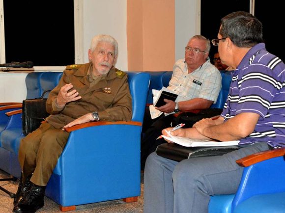 Constata Ramiro Valdés funcionamiento de termoeléctrica de Felton Constata Ramiro Valdés funcionamiento de termoeléctrica de Felton