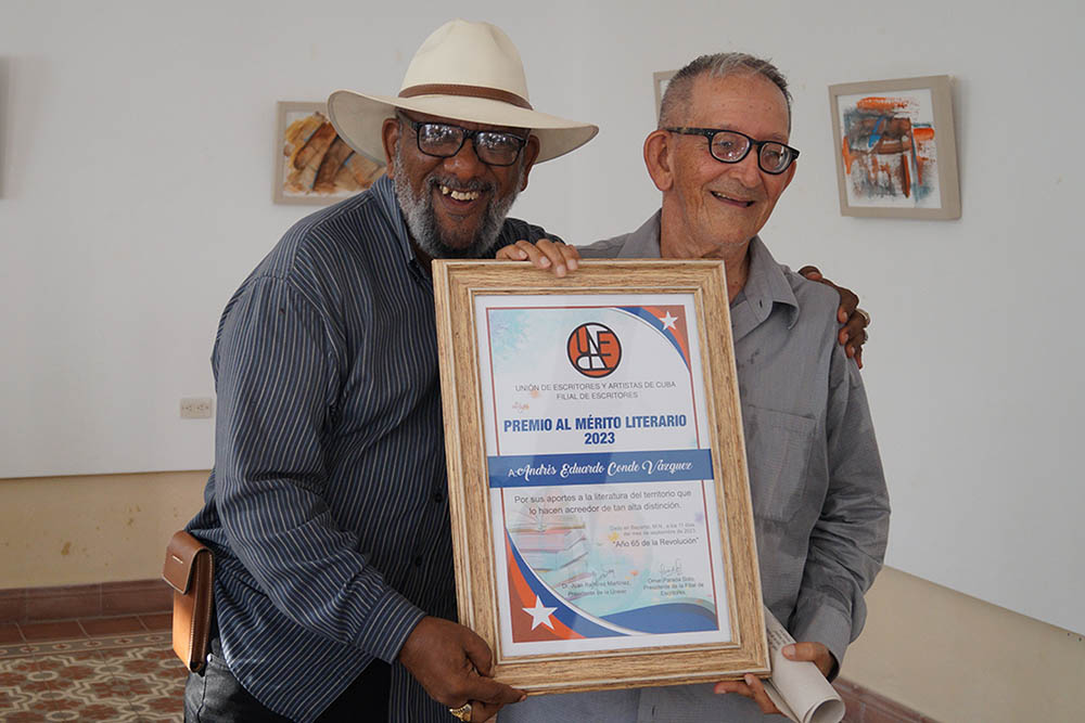 Recibe Andrés Conde Vázquez Premio al Mérito Literario José Joaquín Palma 2023 Recibe Andrés Conde Vázquez Premio al Mérito Literario José Joaquín Palma 2023