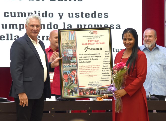 Granma Vanguardia Nacional de los CDR  por cuarta ocasión