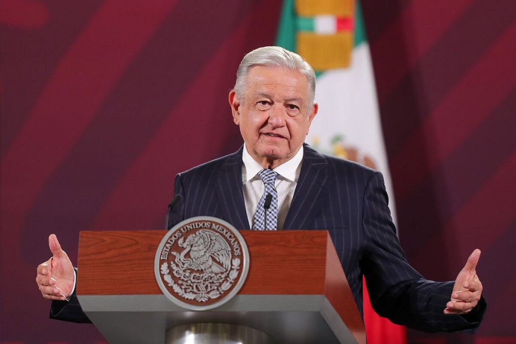 López Obrador denuncia complicidad en crimen de Estado de Ayotzinapa López Obrador denuncia complicidad en crimen de Estado de Ayotzinapa