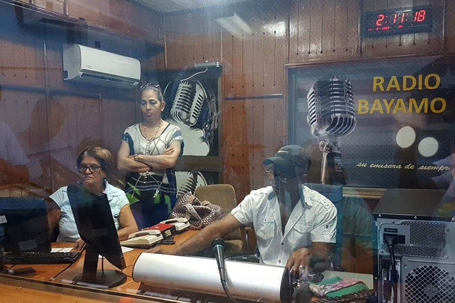 Sesiona edición 42 del Festival de la Radio en Granma Sesiona edición 42 del Festival de la Radio en Granma