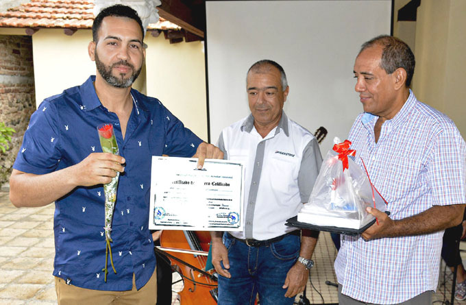 La singular escuela donde nacen restauradores