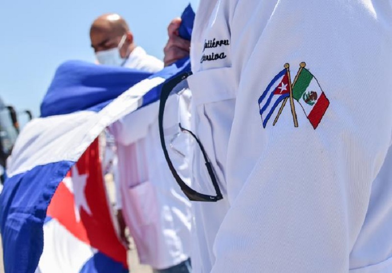Emotiva y alta valoración de México a médicos cubanos