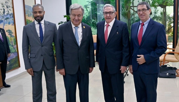 Raúl se reunió con mandatarios y funcionarios que asisten a la Cumbre del G77 y China