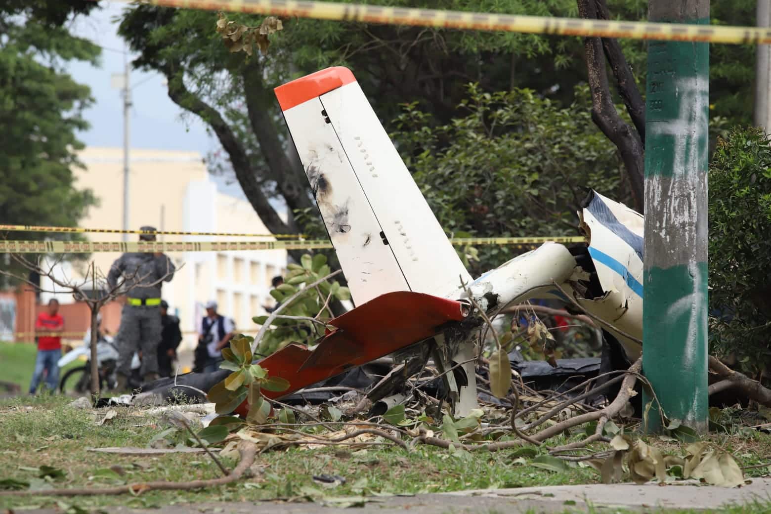 Cae avioneta en céntrica zona de ciudad colombiana de Cali (+ video) Cae avioneta en céntrica zona de ciudad colombiana de Cali (+ video)
