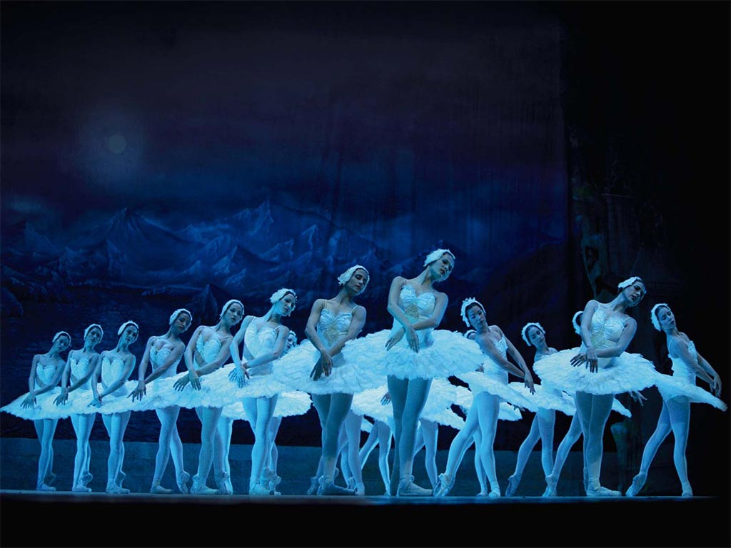 Presentarán libro Alicia y las Maravillas del Ballet