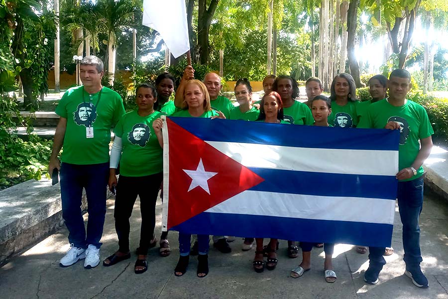 Abanderada delegación de Granma a  II Conferencia Nacional del SNTIAP