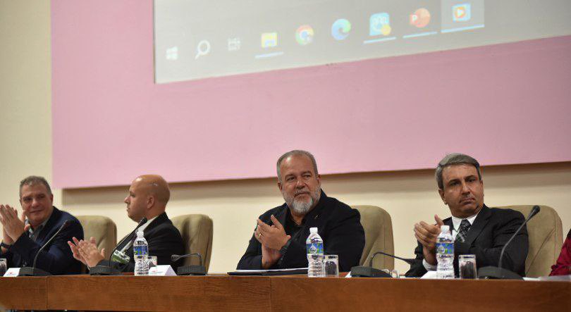 Acude Marrero a clausura de cita de Marketing y Desarrollo Local Acude Marrero a clausura de cita de Marketing y Desarrollo Local