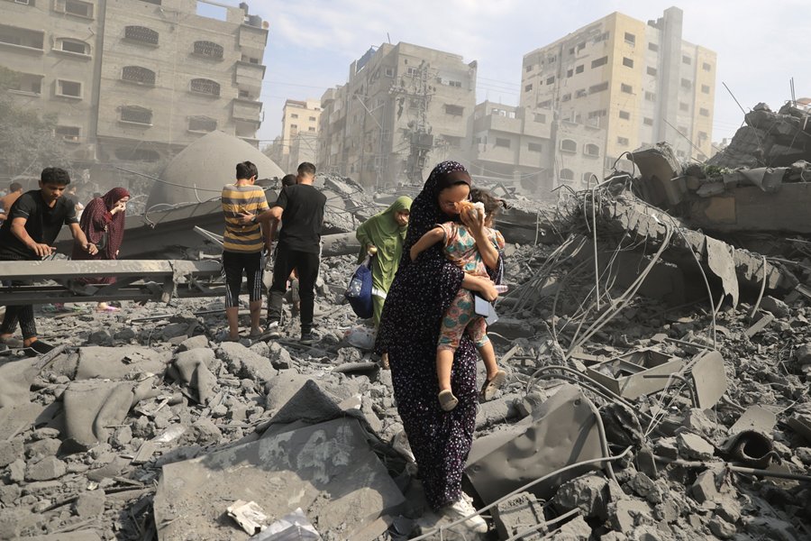 Israel continúa con ataques y aumenta la destruccción en la Franja de Gaza Israel continúa con ataques y aumenta la destruccción en la Franja de Gaza