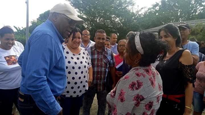 Recorre  Salvador Valdés  Mesa centros de interés  económico y social en Granma