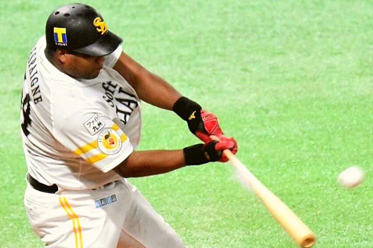 Despaigne dice adiós al SoftBank y al béisbol japonés Despaigne dice adiós al SoftBank y al béisbol japonés