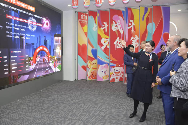 Primer Ministro de Cuba concluyó visita oficial a China Primer Ministro de Cuba concluyó visita oficial a China