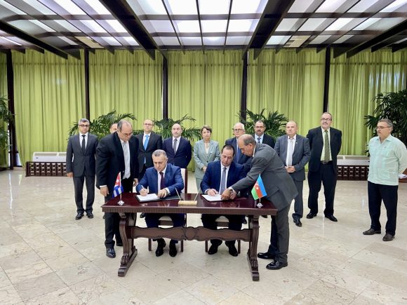Cuba y Azerbaiyán firman Memorando de Entendimiento para la cooperación en Ciencias Médicas y de la Salud (+ Fotos) Cuba y Azerbaiyán firman Memorando de Entendimiento para la cooperación en Ciencias Médicas y de la Salud (+ Fotos)