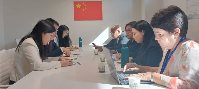 Ministra de Cuba dialogó con jefe de delegación china en Cop28 Ministra de Cuba dialogó con jefe de delegación china en Cop28