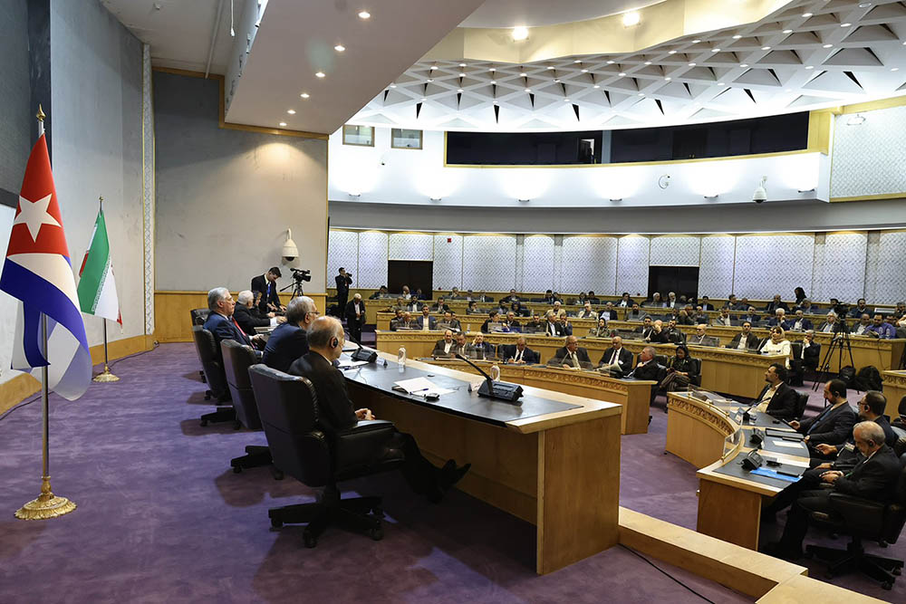 Sostiene Díaz-Canel encuentro con empresarios en Irán Sostiene Díaz-Canel encuentro con empresarios en Irán