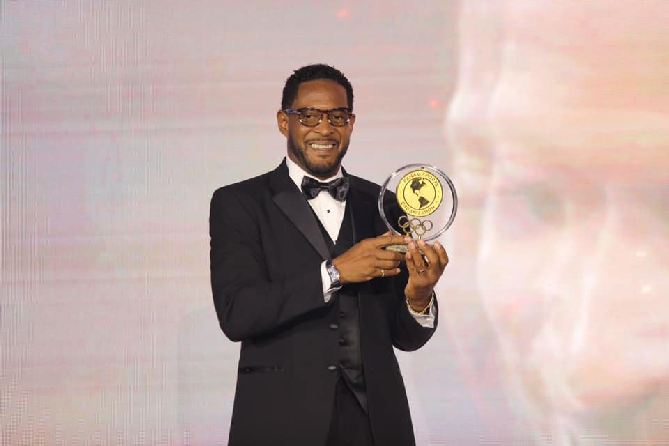 Sotomayor recibe premio Leyenda de Panam Sports Sotomayor recibe premio Leyenda de Panam Sports
