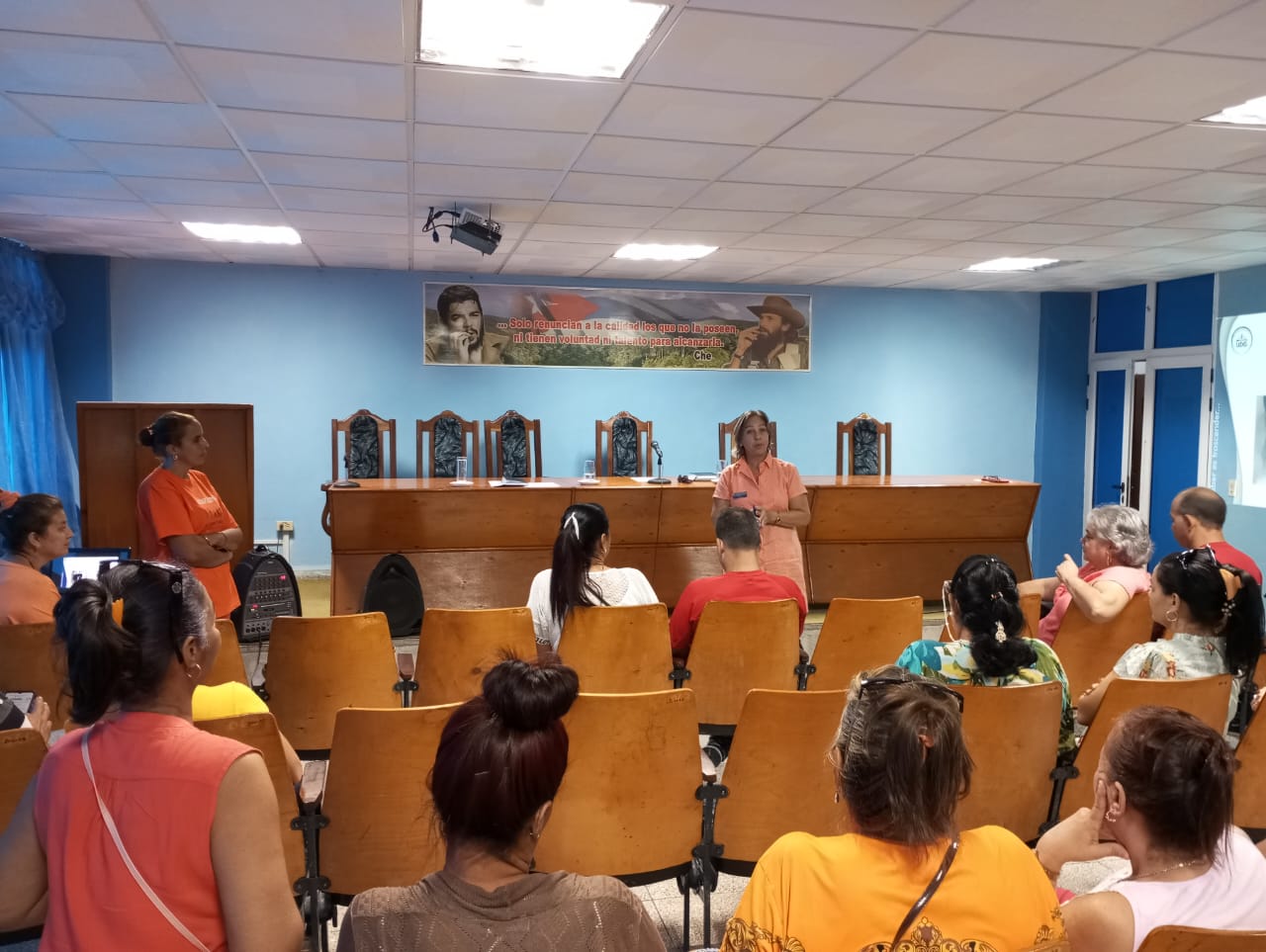 Realizan  taller contra la violencia de género en Recursos Hidráulicos Granma