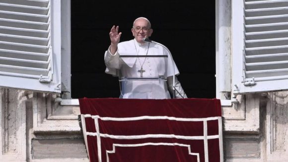 “La lógica inútil de la guerra”: El papa Francisco se refiere a Belén durante la misa de Nochebuena “La lógica inútil de la guerra”: El papa Francisco se refiere a Belén durante la misa de Nochebuena