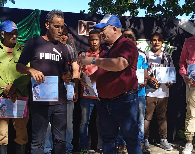 Evocan visita de Fidel en Río Cauto, Granma