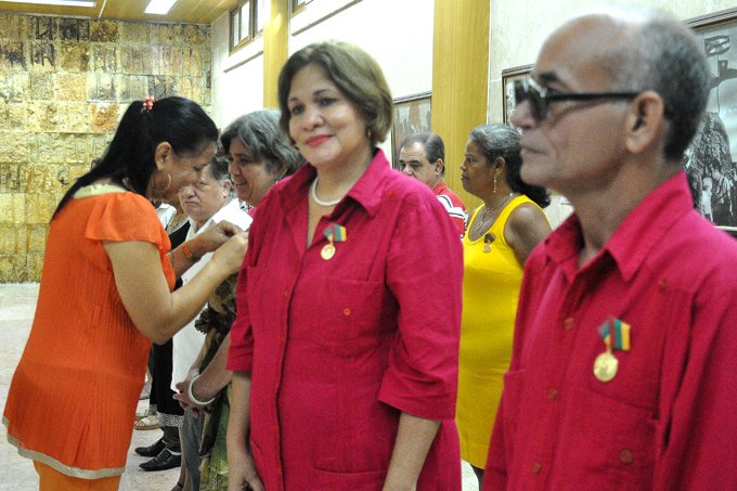 Otorgan máxima distinción a trabajadores jurídicos (+ fotos) Otorgan máxima distinción a trabajadores jurídicos (+ fotos)