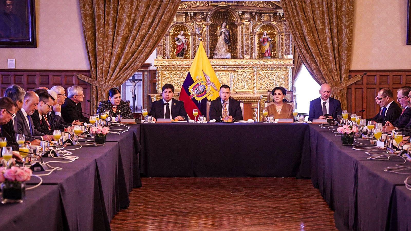 Presidente de Ecuador se reúne con cuerpo diplomático Presidente de Ecuador se reúne con cuerpo diplomático