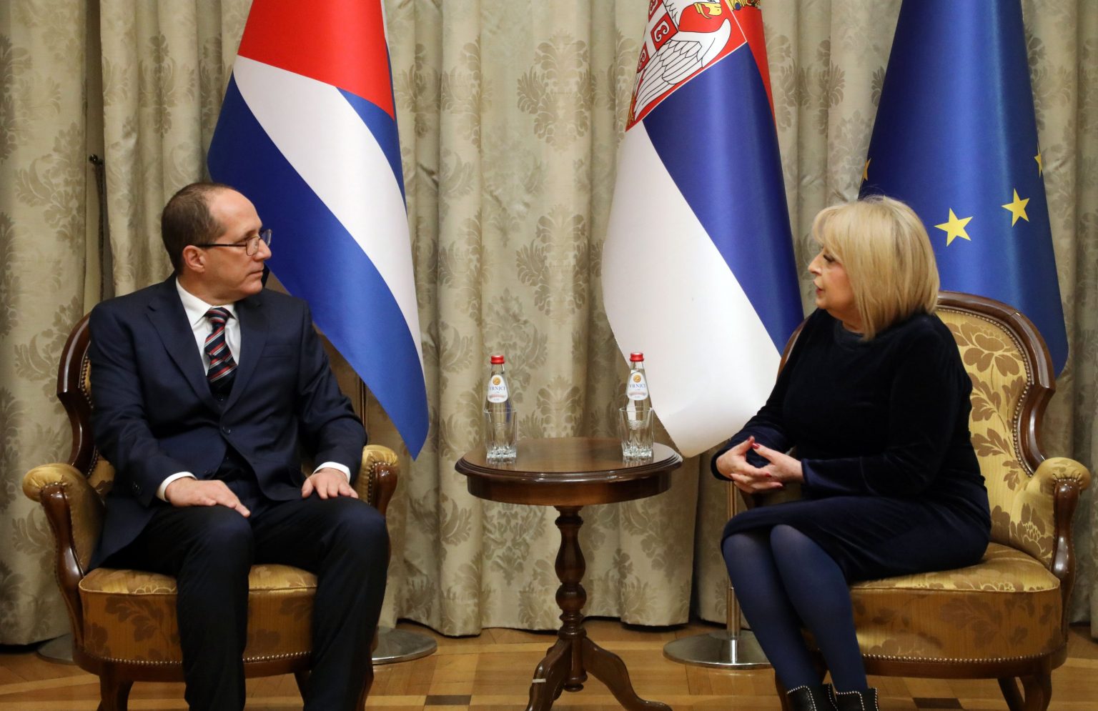 Destacan cooperación en esfera de educación entre Cuba y Serbia