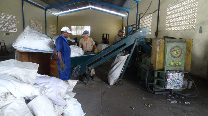 Cumple Materias primas Granma plan de ventas con destino a las exportaciones Cumple Materias primas Granma plan de ventas con destino a las exportaciones